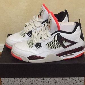 Jordan 4 Retro “Flight Nostalgia”
